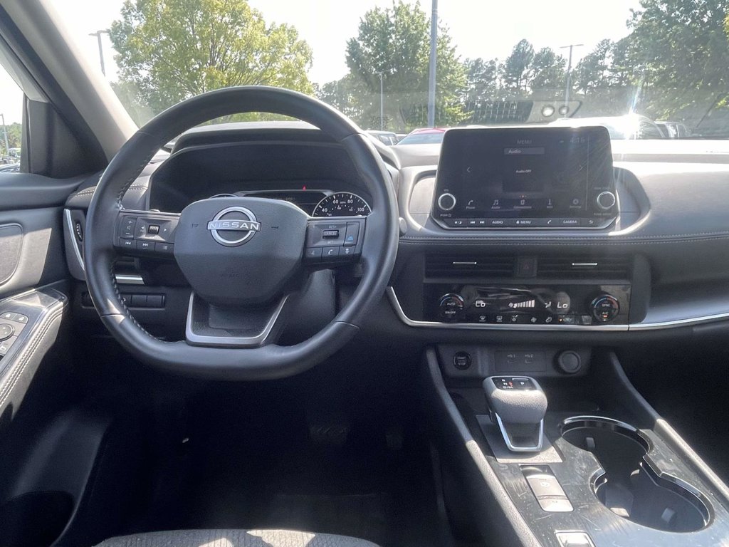 Used 2025 White Nissan SV image 12