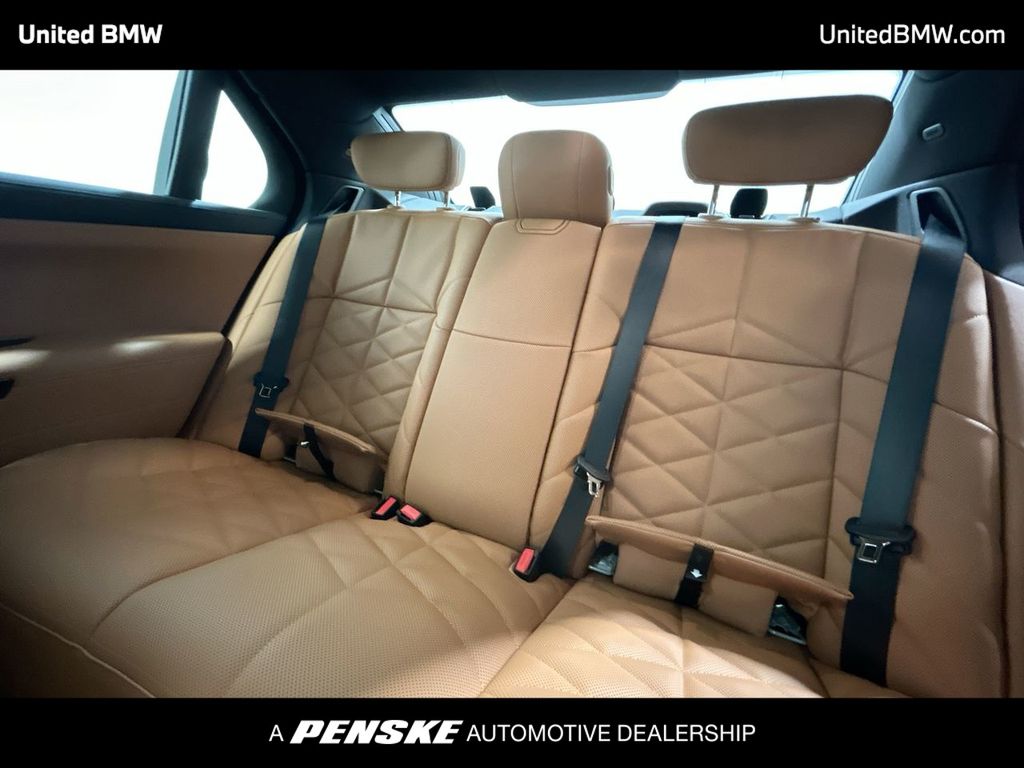 Thumbnail: 2025 BMW 7 Series - 21