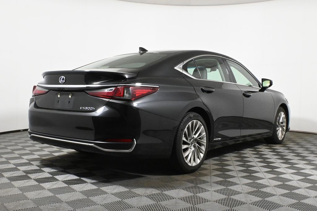 2020 Lexus ES Hybrid 300h Luxury 5
