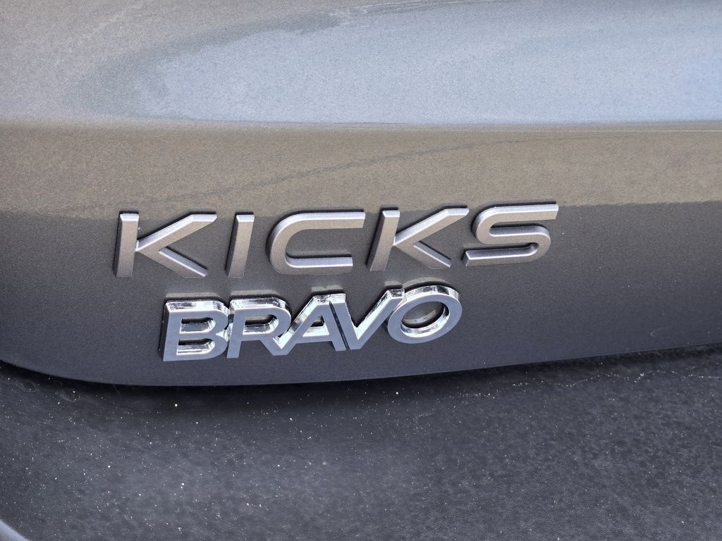2026 Nissan Kicks SV - 8