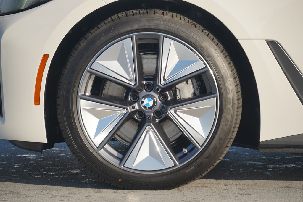 2025 BMW i4 eDrive40 5