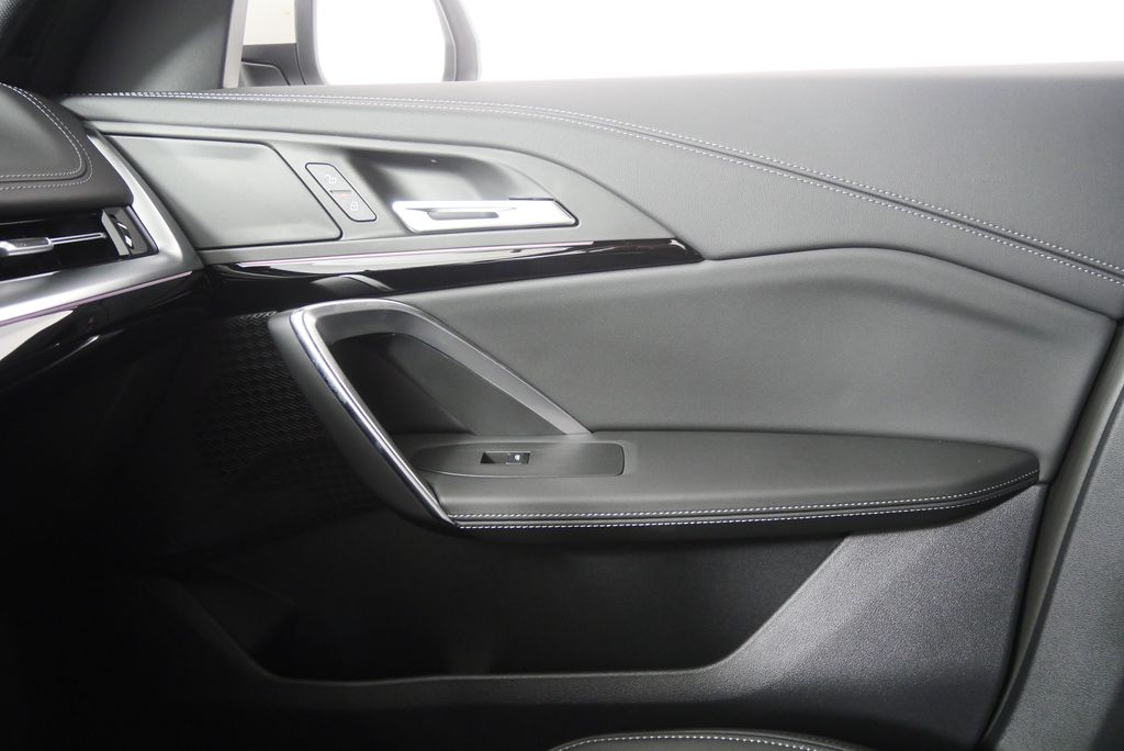 Thumbnail: 2026 BMW X1 - 22