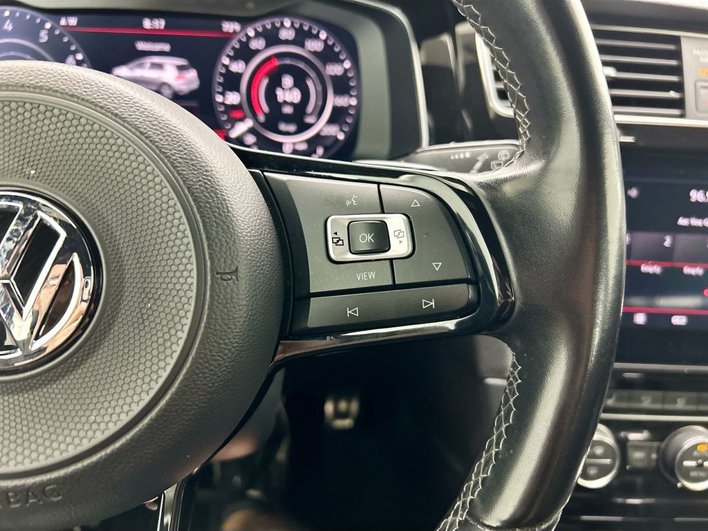 Thumbnail: 2019 Volkswagen Golf - 12