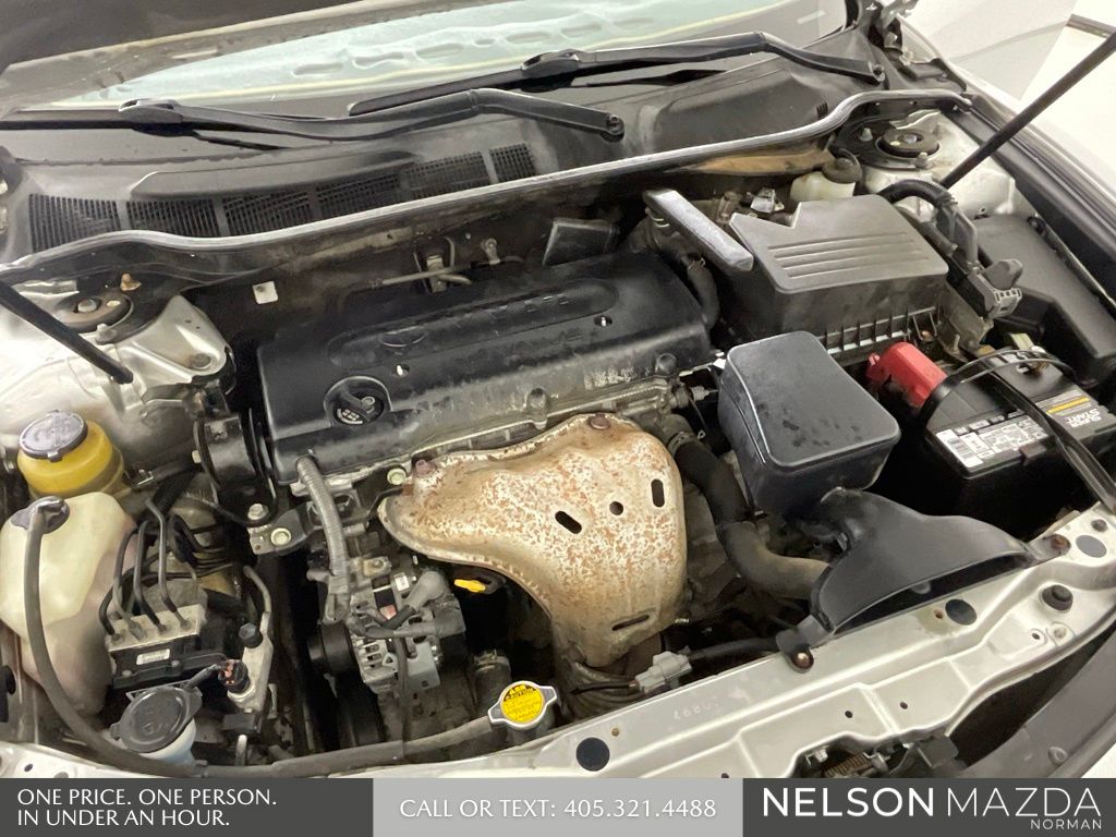 Used 2008 Silver Toyota LE image 50