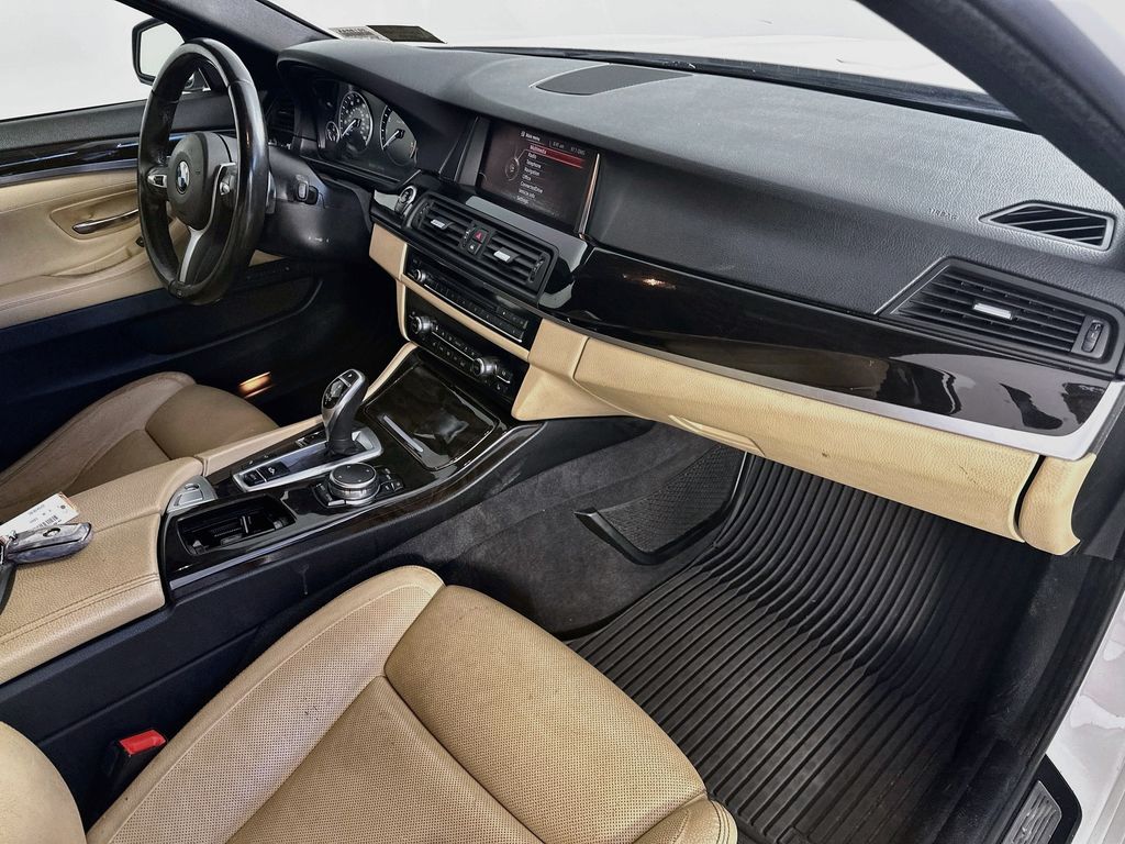 BMW5 Series30