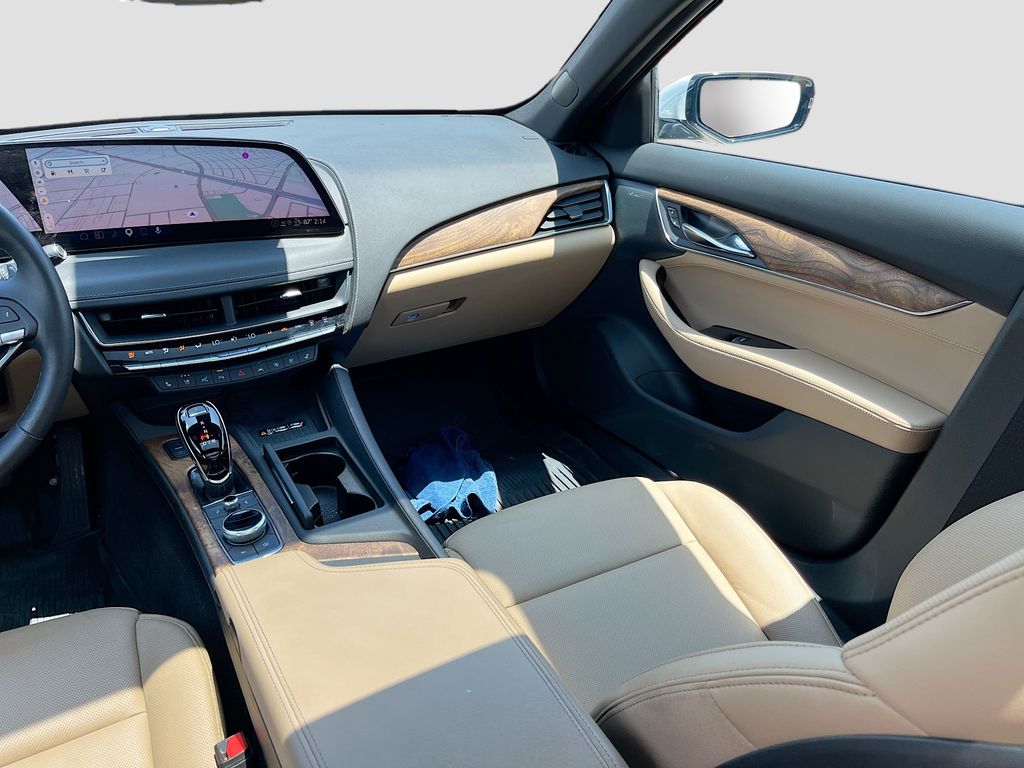 Used 2025 White Cadillac Premium Luxury image 25
