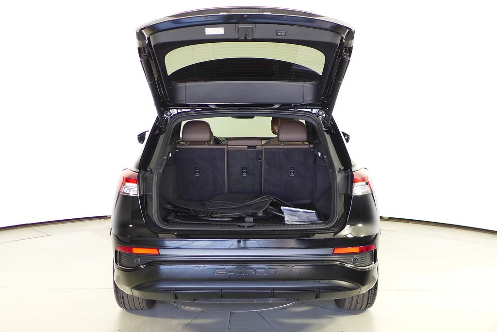 Thumbnail: 2024 Audi Q4 e-tron - 10