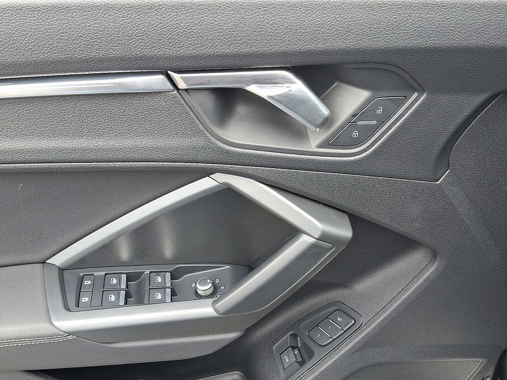 Thumbnail: 2022 Audi Q3 - 12