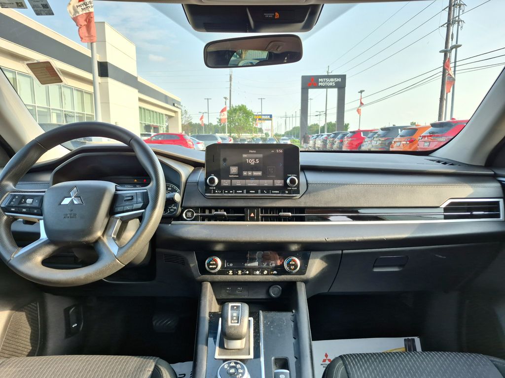 2022 Mitsubishi Outlander ES  at Victoria Chrysler Dodge Jeep Ram