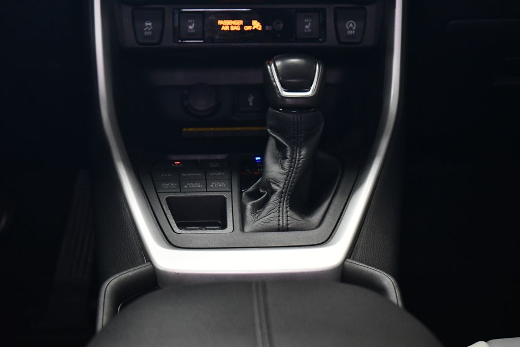 Thumbnail: 2021 Toyota RAV4 - 21