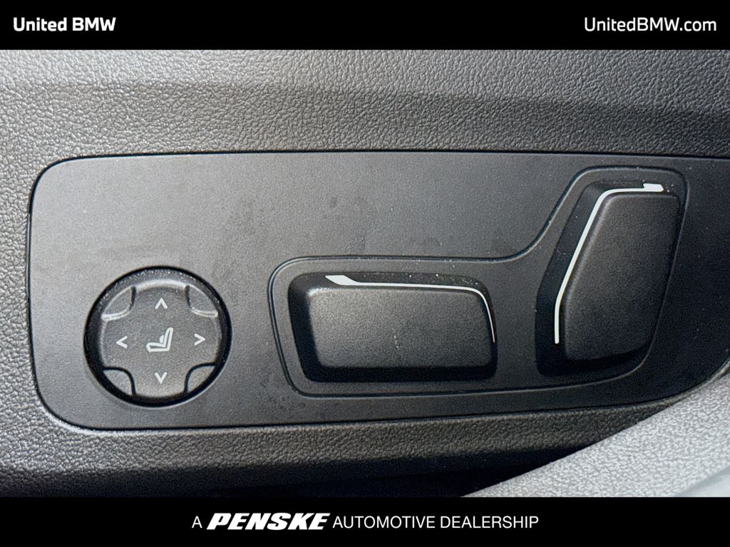 Thumbnail: 2025 BMW 3 Series - 4