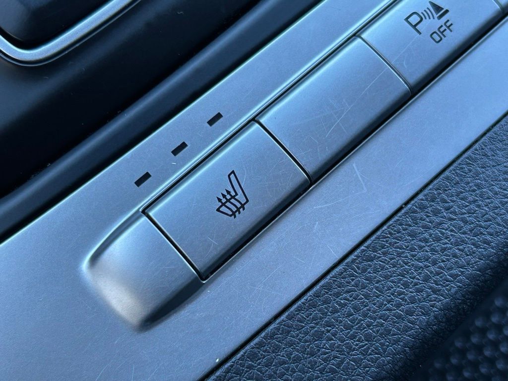 Used 2024 Red Kia LX image 31