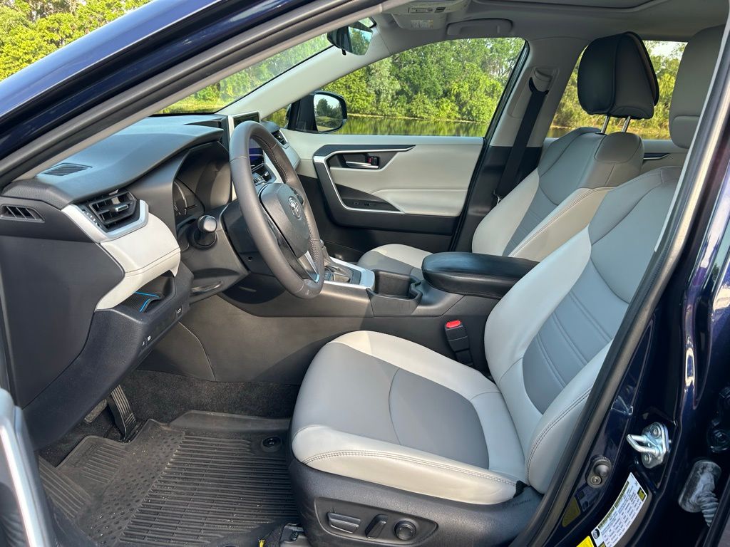 2024 Toyota RAV4 XLE Premium 14