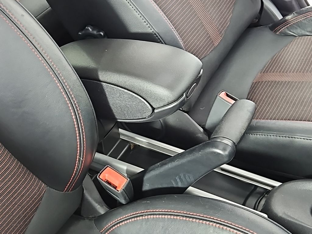 Thumbnail: 2015 MINI Cooper Countryman - 16