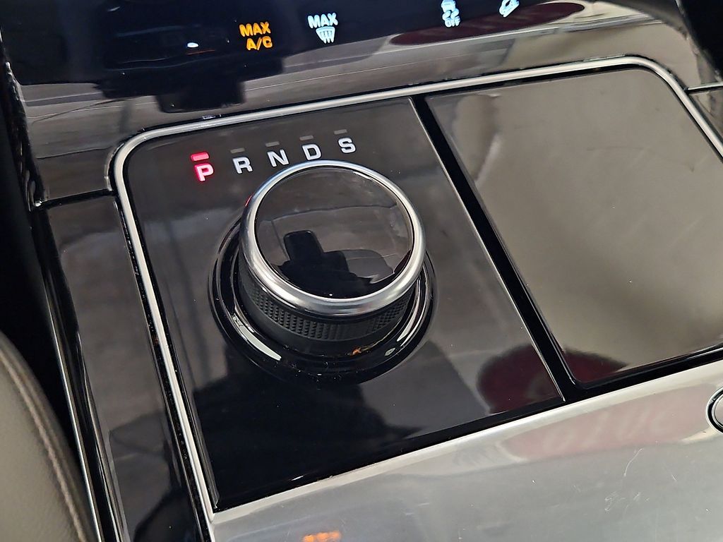 Thumbnail: 2019 Land Rover Range Rover Velar - 16