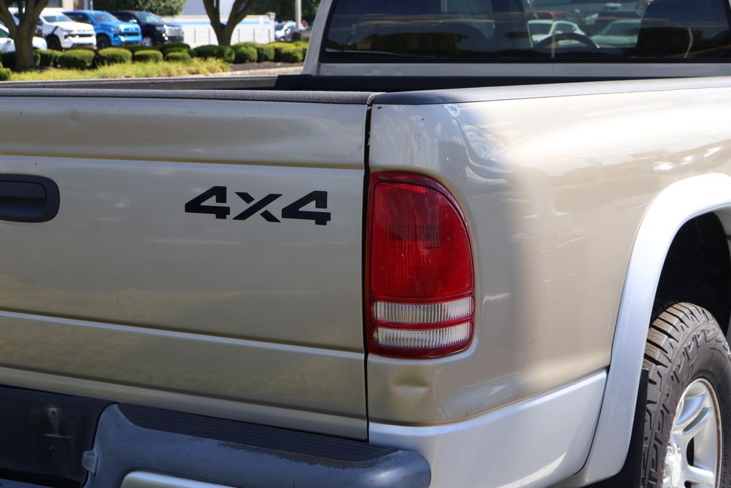 Thumbnail: 2002 Dodge Dakota - 9