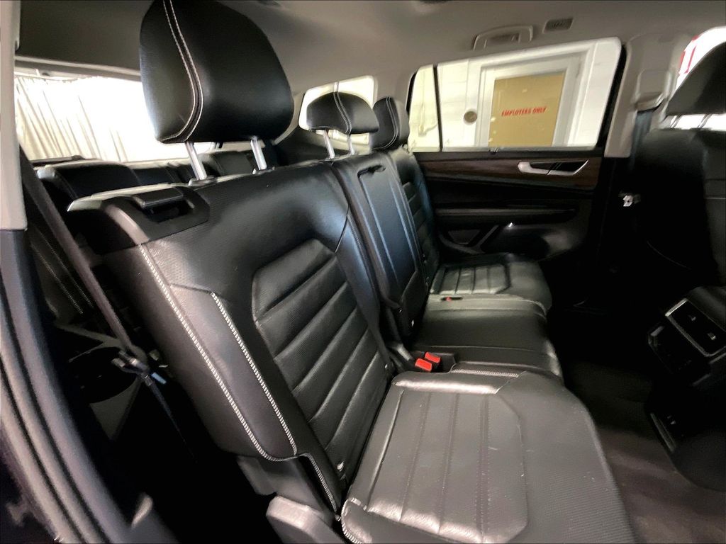 2025 Volkswagen Atlas — photo 16