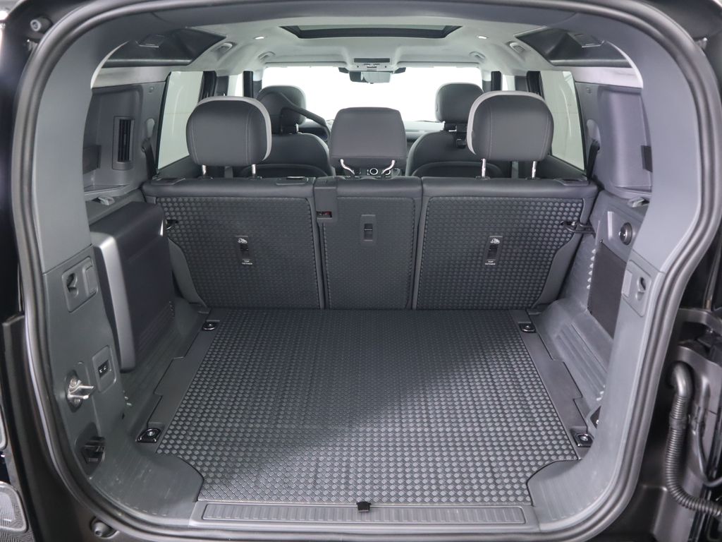 Thumbnail: 2026 Land Rover Defender - 30