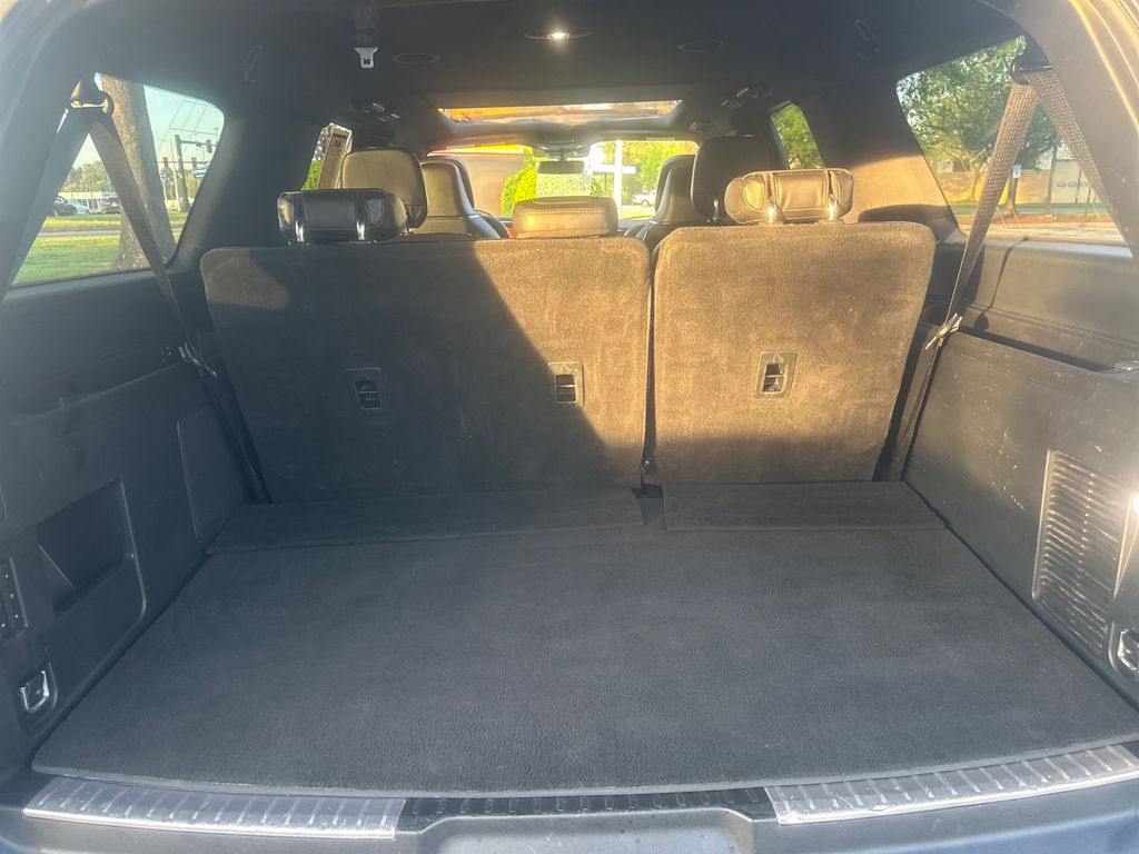Used 2020 Black Lincoln Reserve image 23