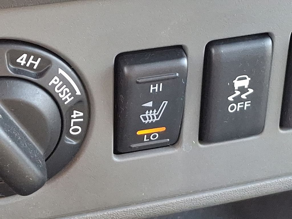 2014 Nissan Frontier SL 25