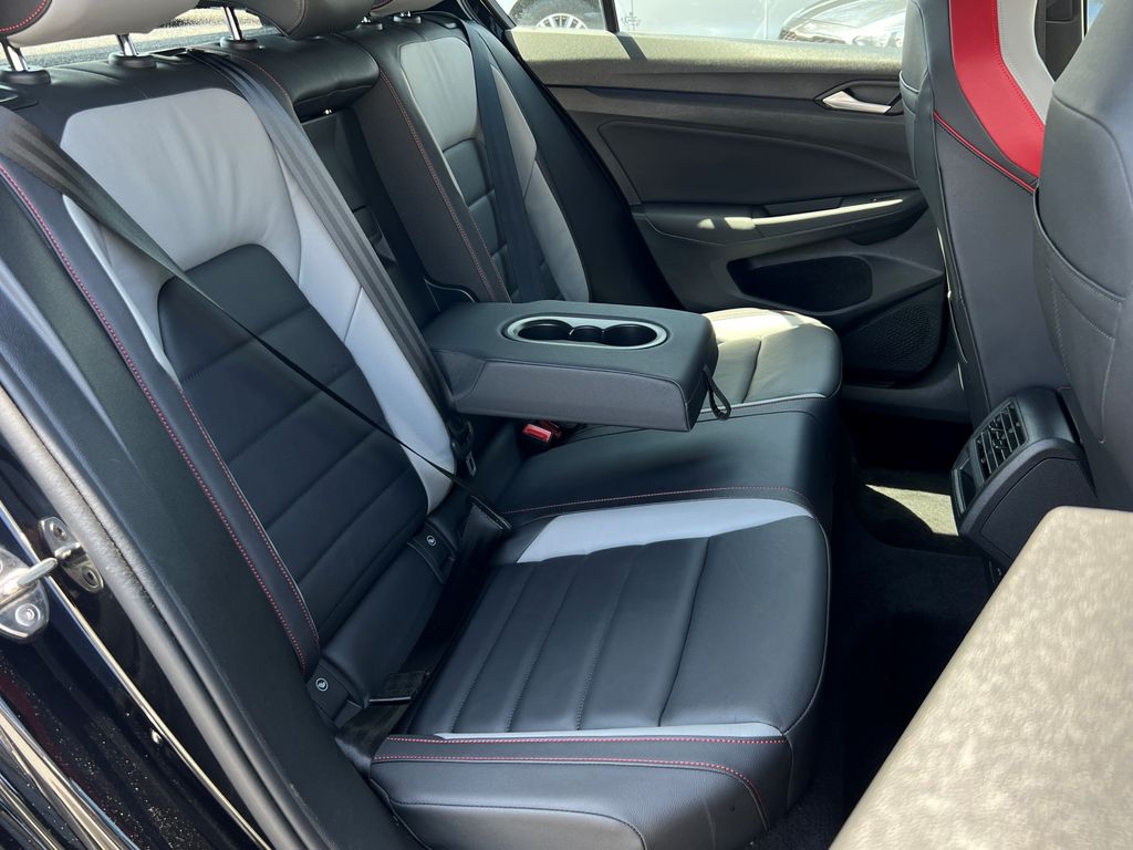 2022 Volkswagen Golf GTI 2.0T SE