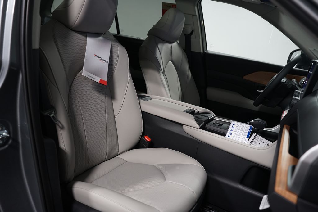 Thumbnail: 2026 Toyota Grand Highlander - 30