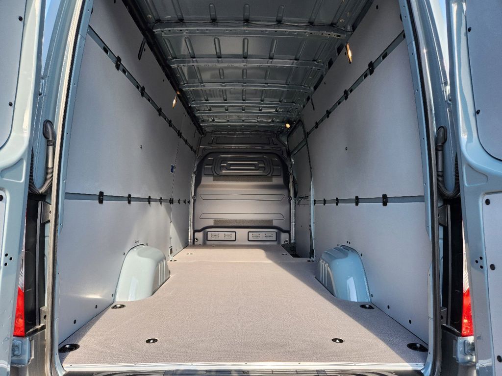 2024 Mercedes-Benz Sprinter 2500 Cargo 170 WB 24