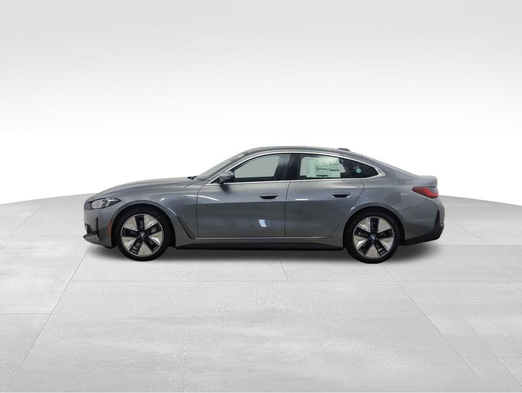 Thumbnail: 2025 BMW i4 - 3