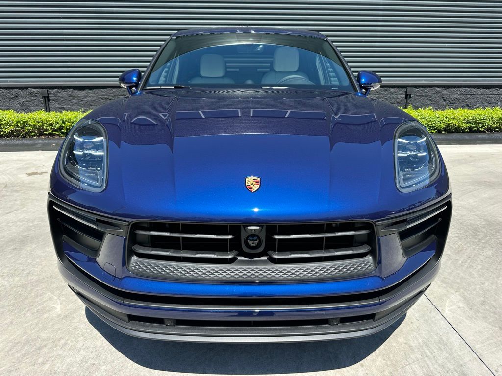 Thumbnail: 2026 Porsche Macan - 8