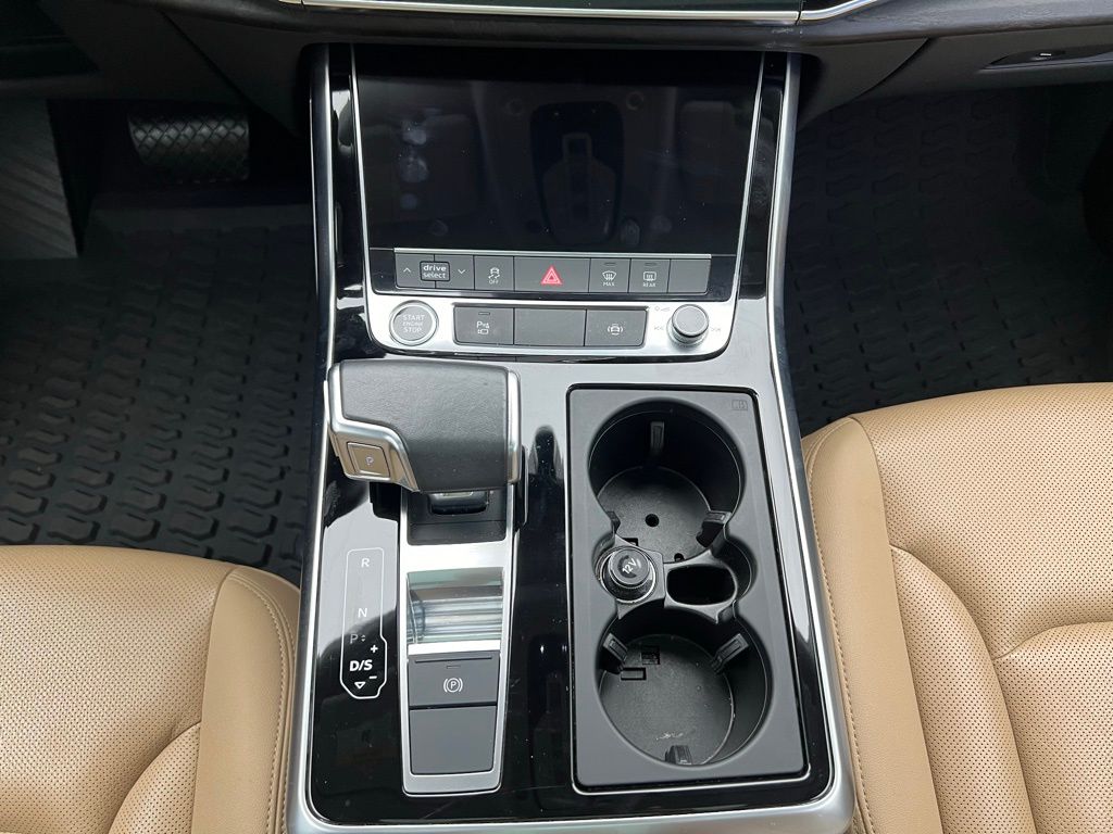 Thumbnail: 2021 Audi Q8 - 11