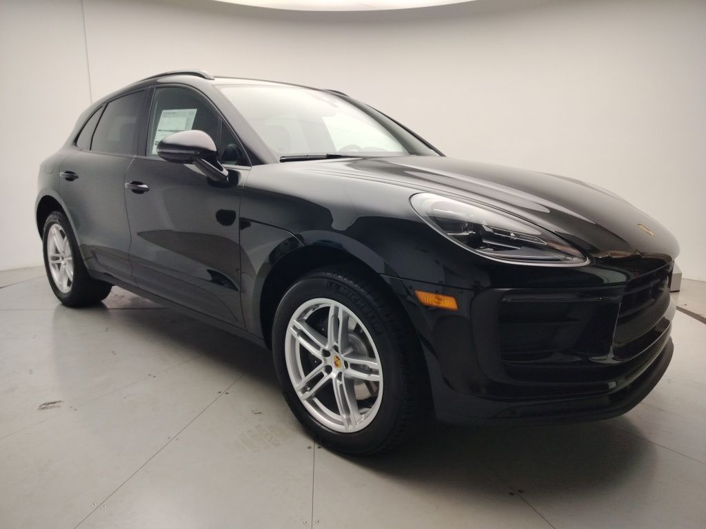 Thumbnail: 2026 Porsche Macan - 2