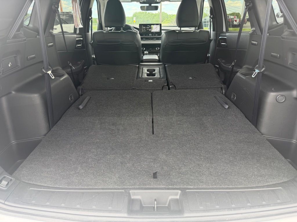 2025 Mitsubishi Outlander SE Silver at South Hills Kia