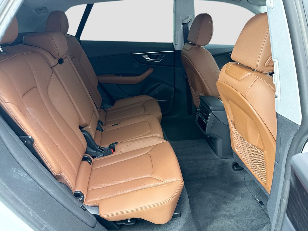 Thumbnail: 2023 Audi Q8 - 21