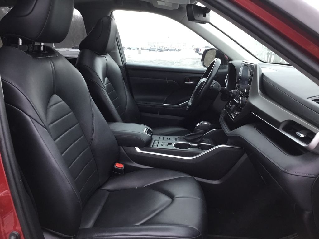 Thumbnail: 2021 Toyota Highlander - 9