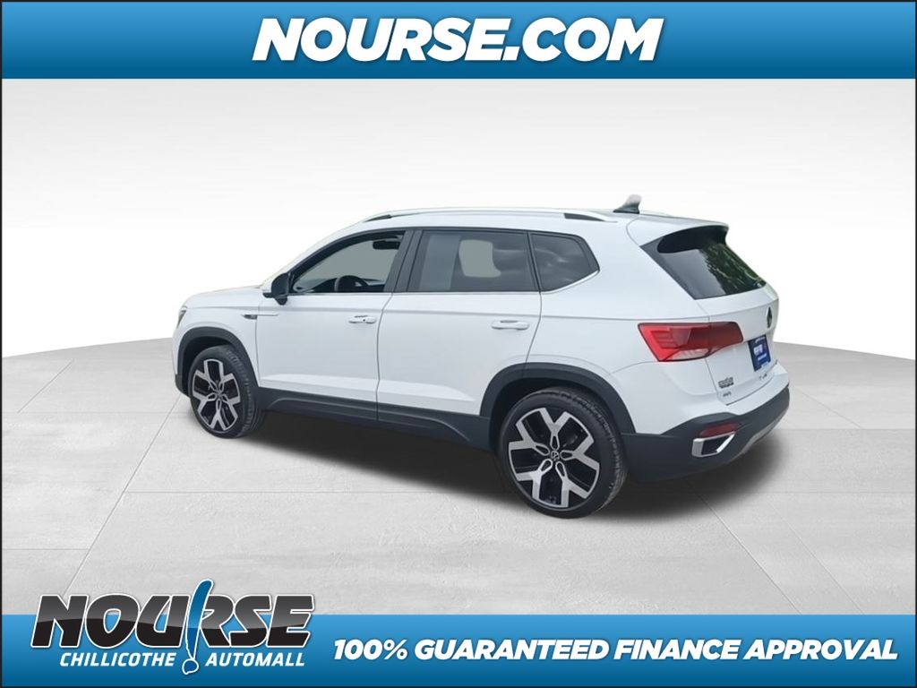 2022 Volkswagen Taos 1.5T SEL photo