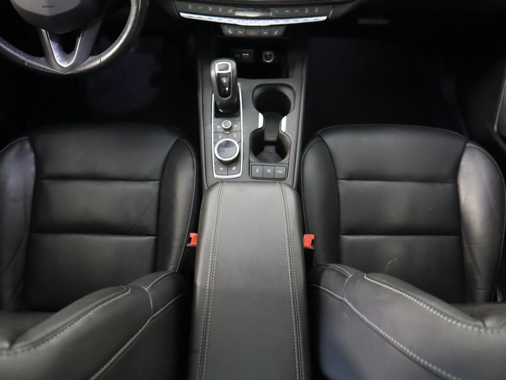 Thumbnail: 2019 Cadillac XT4 - 16