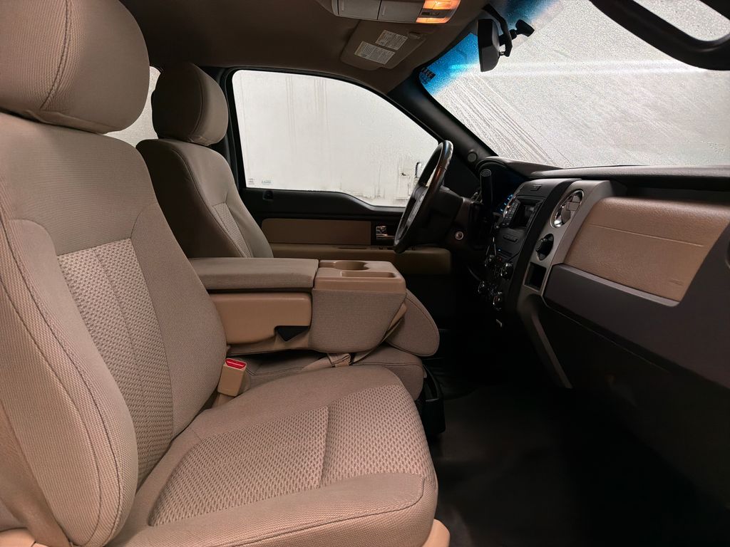 Used 2013 Red Ford XLT image 24
