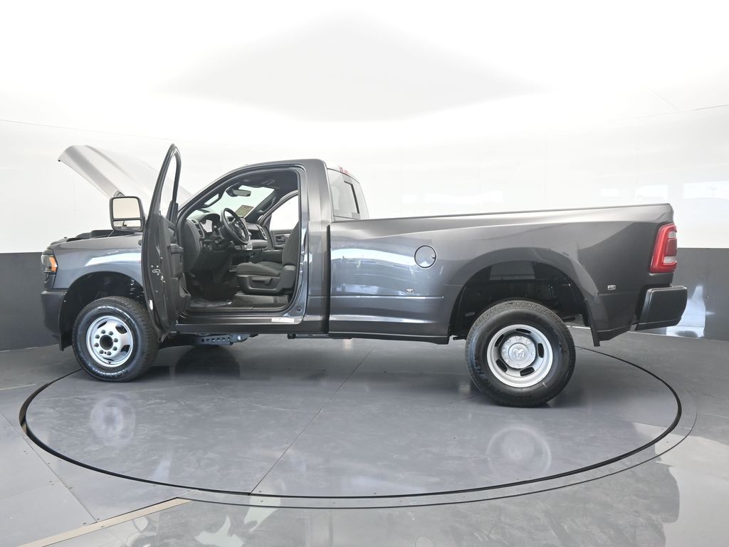Used 2024 Granite Crystal Metallic Clearcoat Ram Tradesman image 66