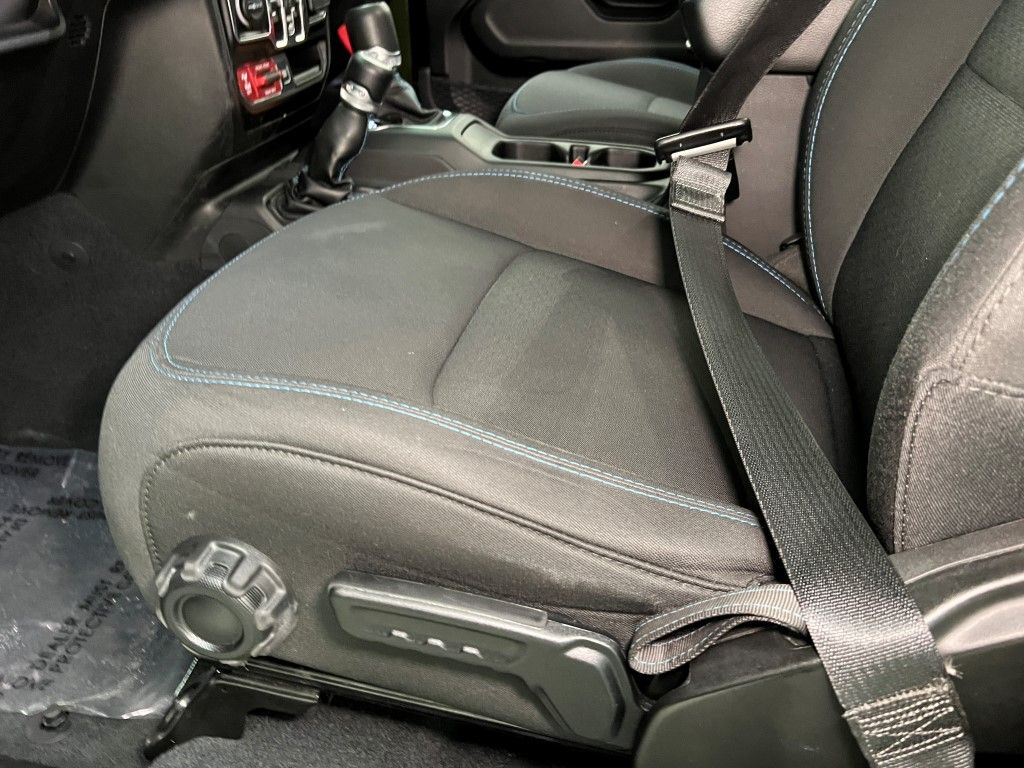 Thumbnail: 2022 Jeep Wrangler - 24