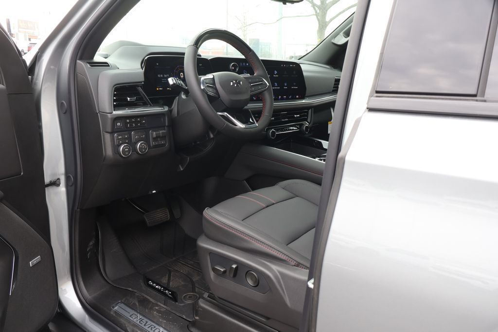 Thumbnail: 2026 Chevrolet Suburban - 14