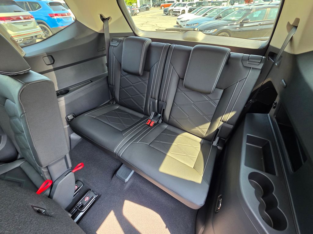 2026 Volkswagen Atlas 2.0T SE White/off-white at Sutliff Volkswagen