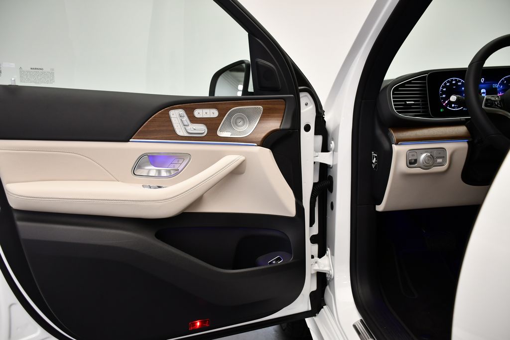 Thumbnail: 2026 Mercedes-Benz GLE - 32