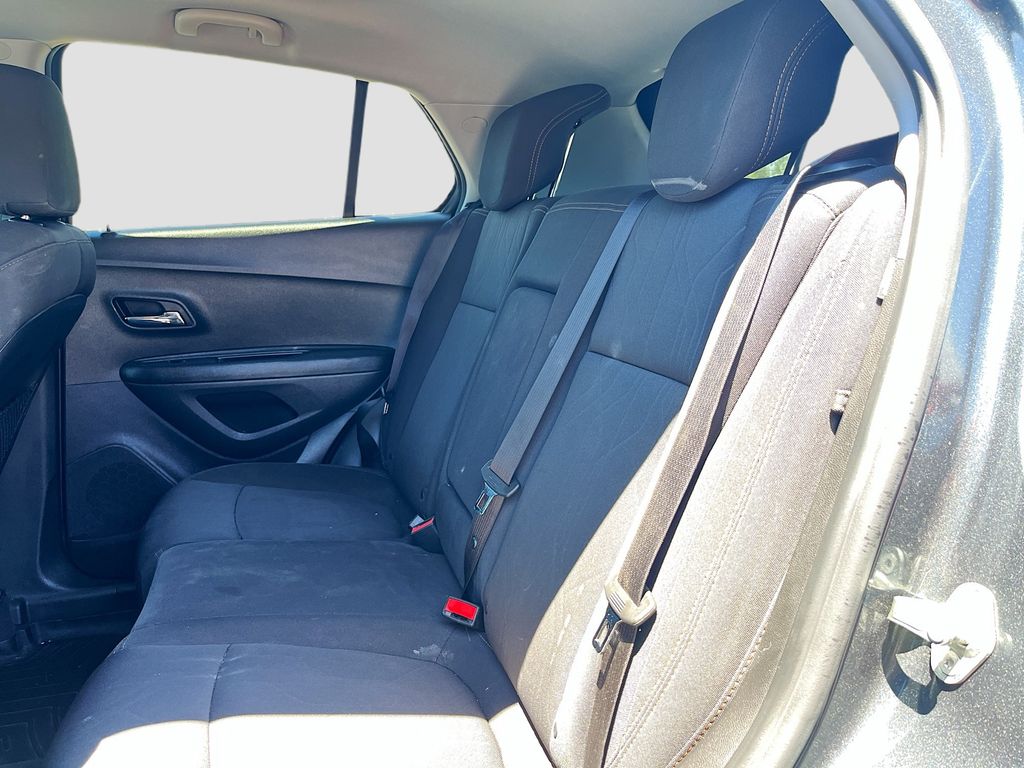 Used 2018 Gray Chevrolet LT image 22