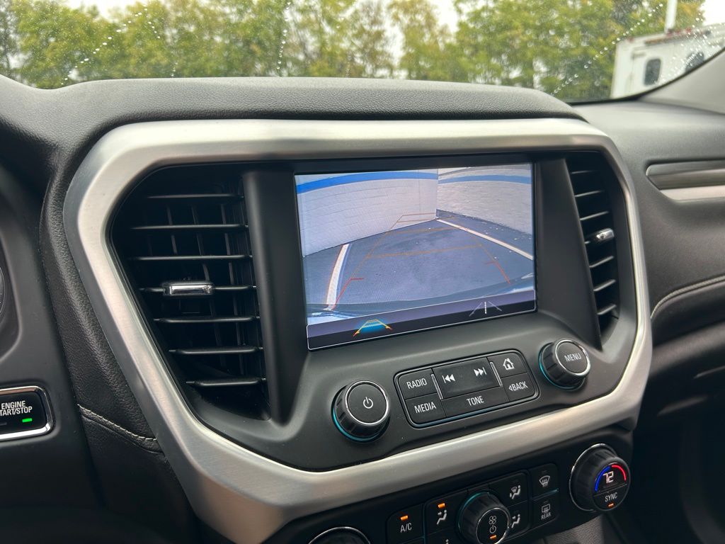 Thumbnail: 2018 GMC Acadia - 32
