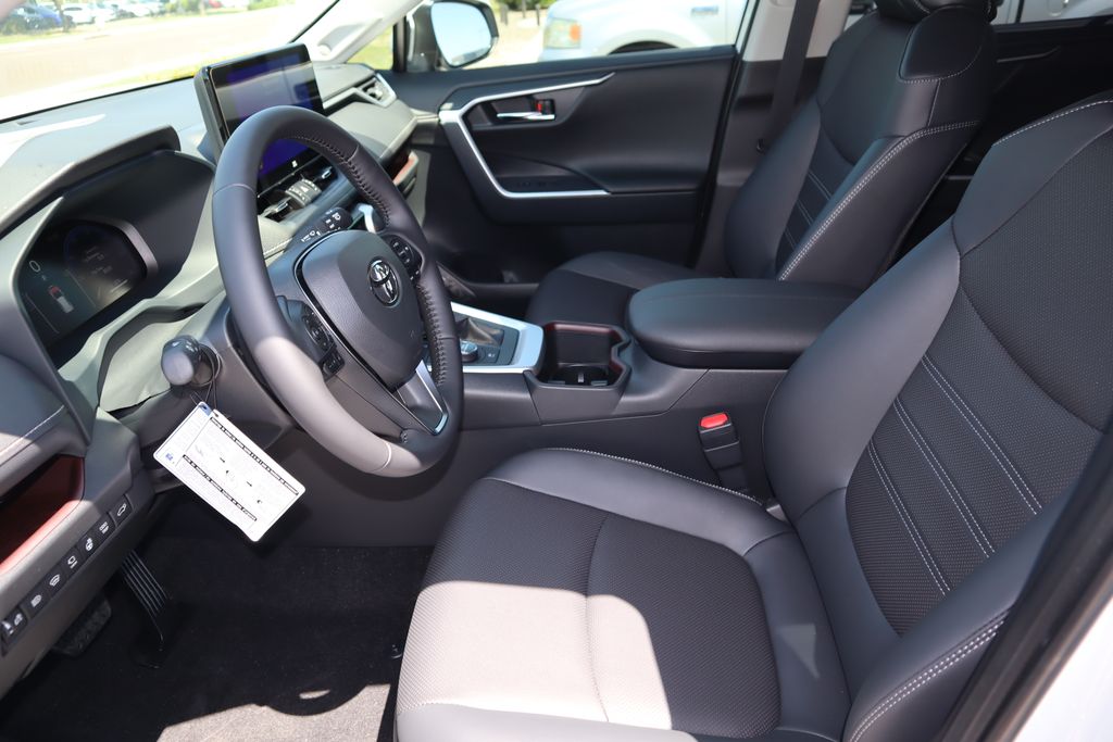 2025 Toyota RAV4 Limited 18