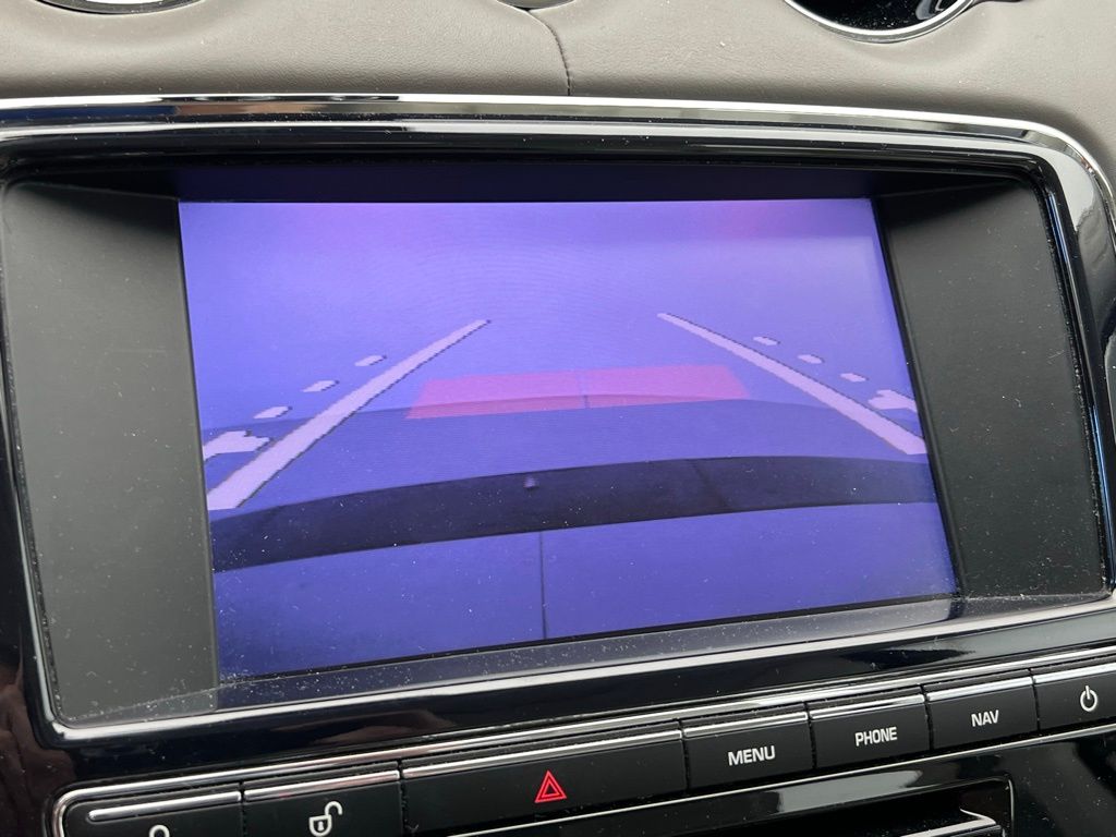 2012 Jaguar XJ Base 16