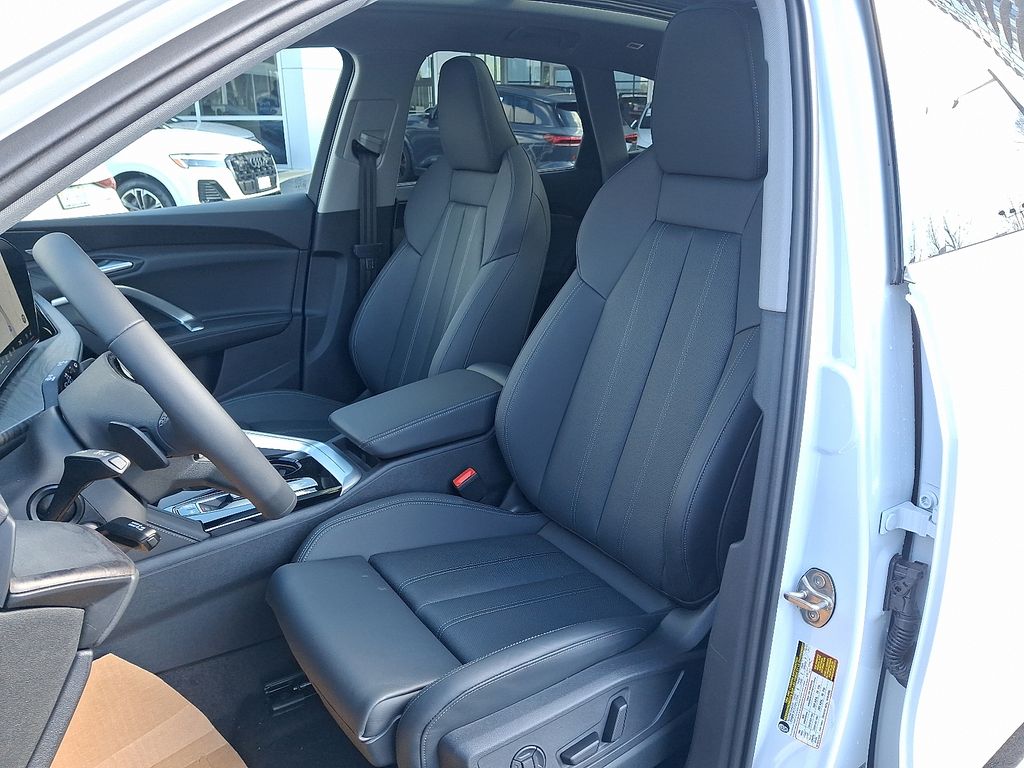 Thumbnail: 2026 Audi Q5 - 10