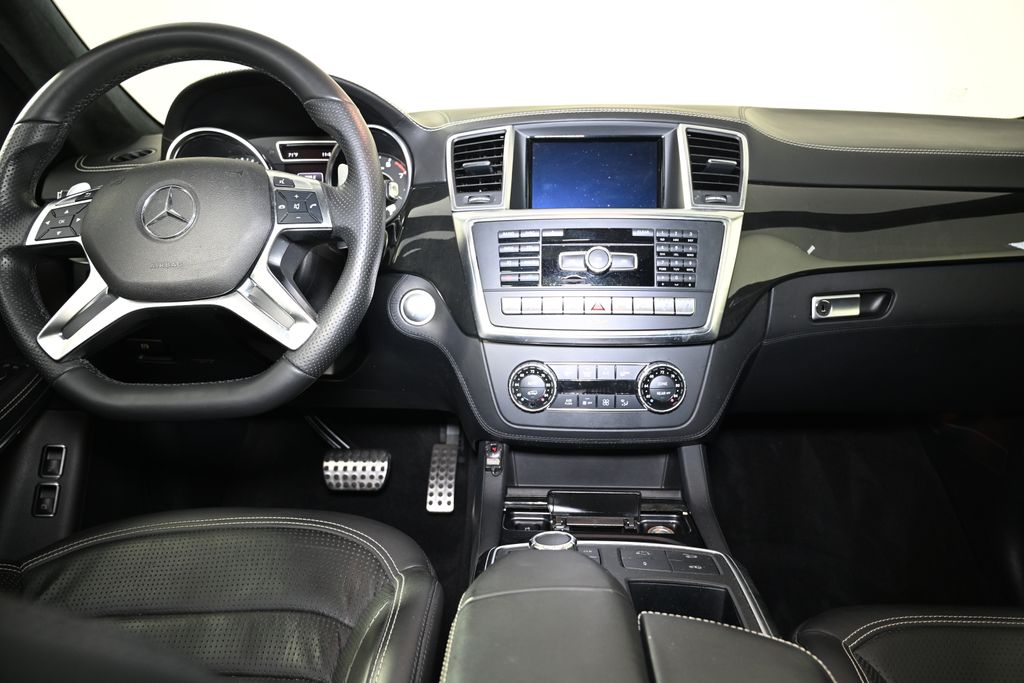 Thumbnail: 2015 Mercedes-Benz GL-Class - 17