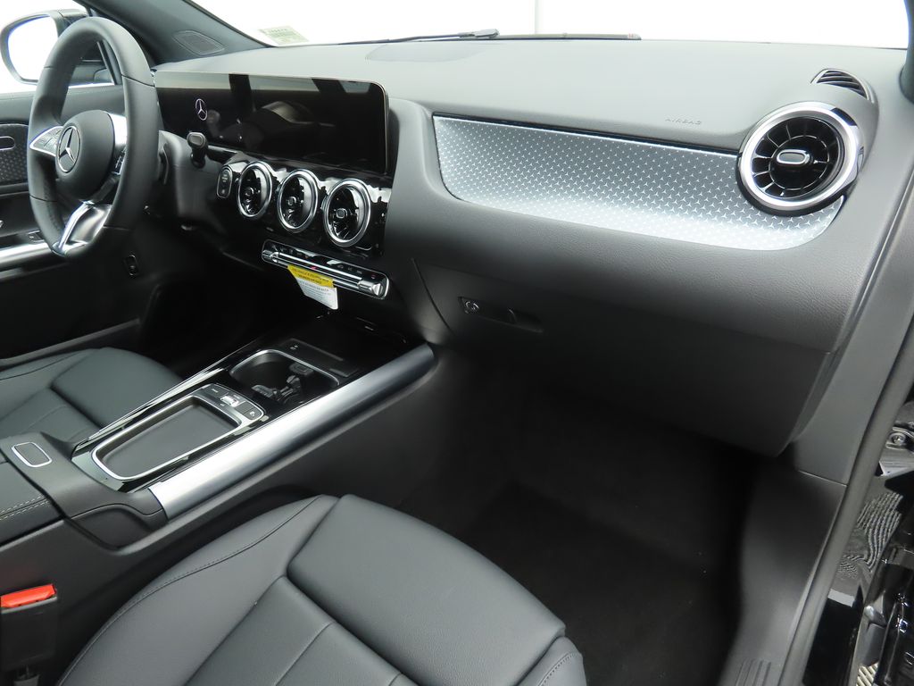 Thumbnail: 2026 Mercedes-Benz GLA - 17