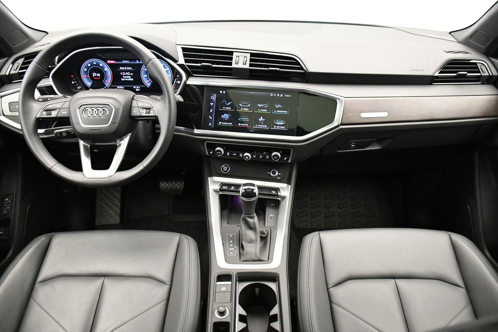 Thumbnail: 2024 Audi Q3 - 21